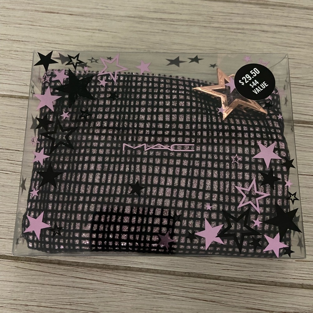 MAC LUCKY STARS LIPSTICK KIT: VIBRANT *NWT Never Worn/tried
